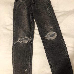AE HIGH WAISTED MOM JEANS *NEW WITH TAGS*